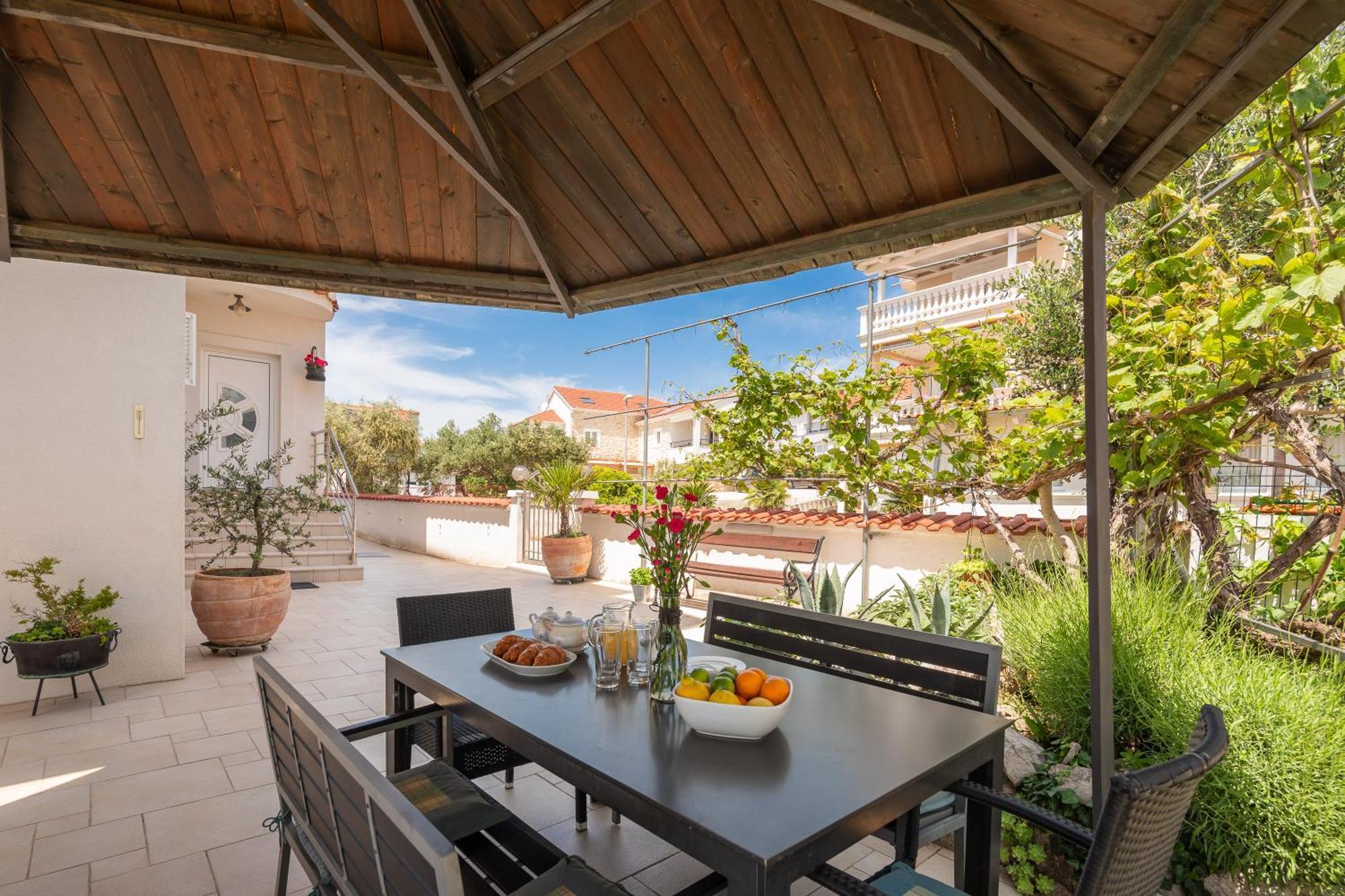 Sea View Apartments Tihi II Vodice Exterior photo